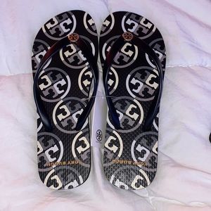 tory burch flip flops